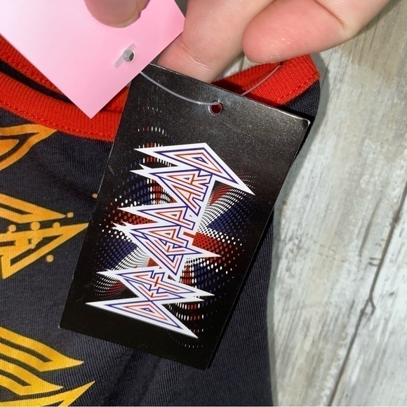 NWT Def Leppard One Shoulder Leopard Crop - Picture 5 of 5